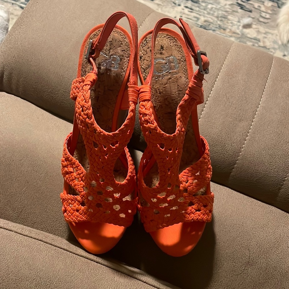Gianni Bini Orange Wedges size 8